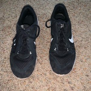 Black Nike Flex TR 6